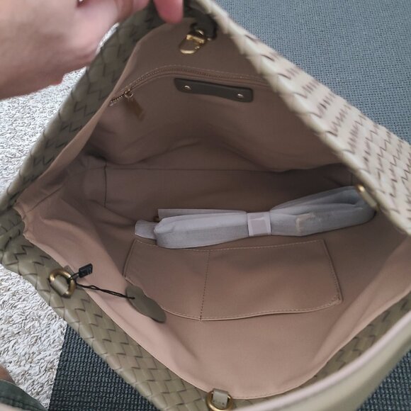 Genuine Leather Woven Shoulder Bag - Spacious, Durable, and Stylish Design - Picture 2 of 4